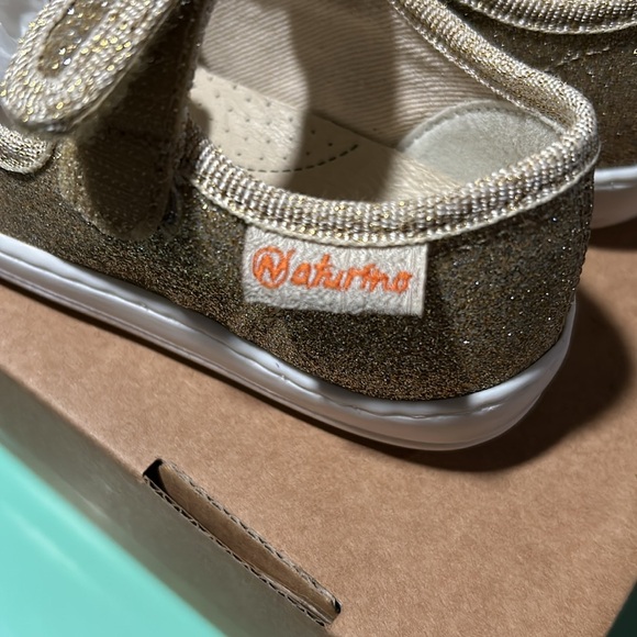 Kids Naturino champagne glitter ballet flat w/strap - Picture 3 of 11